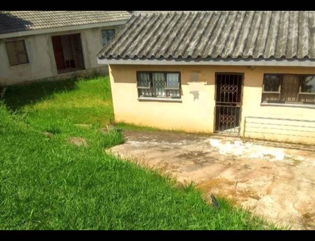 4 BEDROOM HOUSE FOR SALE IN UMLAZI K